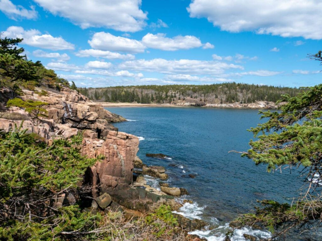 Acadia National Park Coastal View — beautiful places in America to visit Scenic view of rocky coastline and blue water at Acadia National Park, Maine. — beautiful places in America to visit