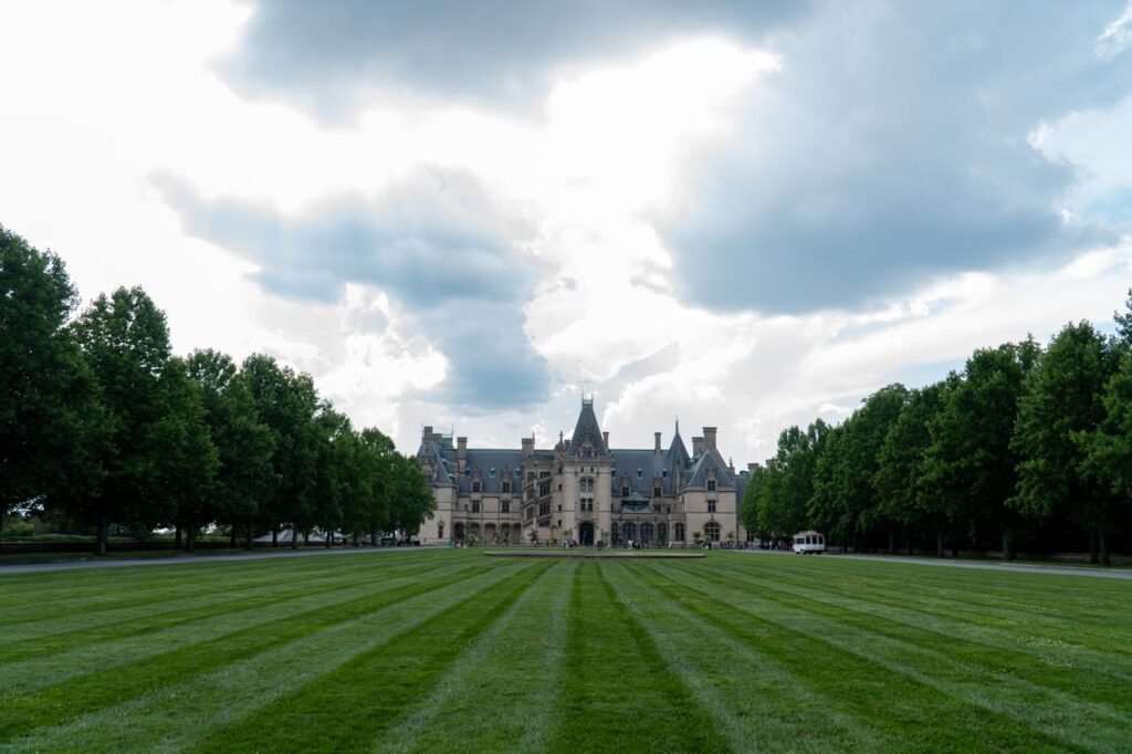 Biltmore Estate — RV USA road trip routes Biltmore Estate in Asheville, North Carolina — RV USA road trip routes