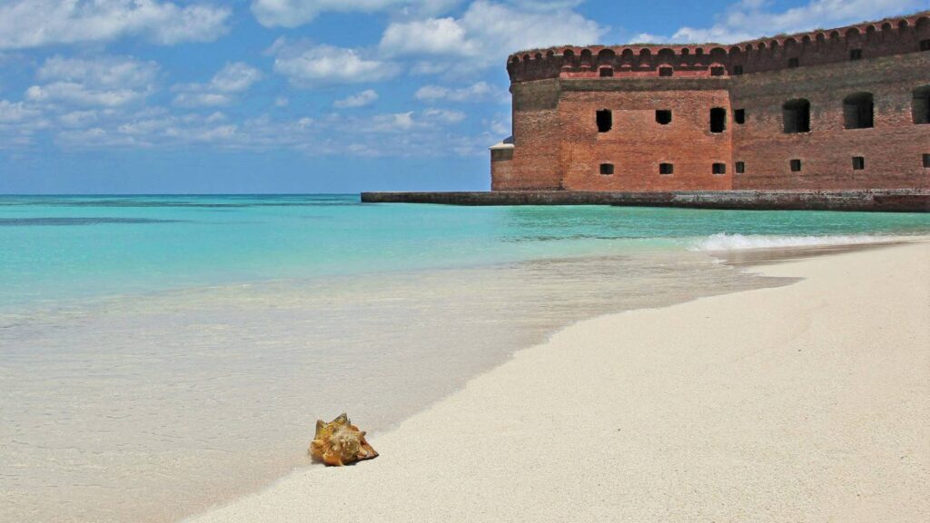 Dry Tortugas National Park — secret places in the USA Dry Tortugas National Park with Fort Jefferson and clear Gulf waters — secret places in the USA