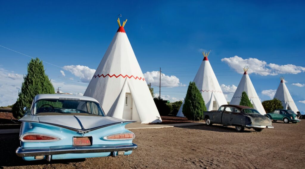 Historic Route 66 RV Stop — RV USA road trip routes Historic Route 66 RV stop with vintage cars and teepee motels — RV USA road trip routes