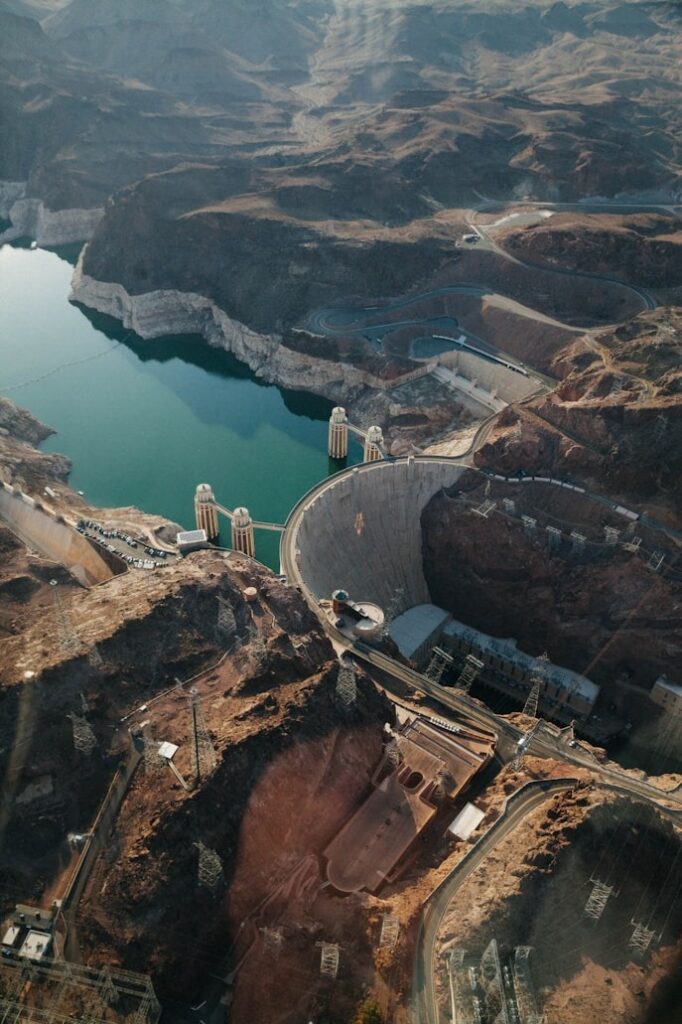Hoover Dam Aerial View — best weekend getaways USA Hoover Dam aerial view with surrounding landscape — best weekend getaways USA
