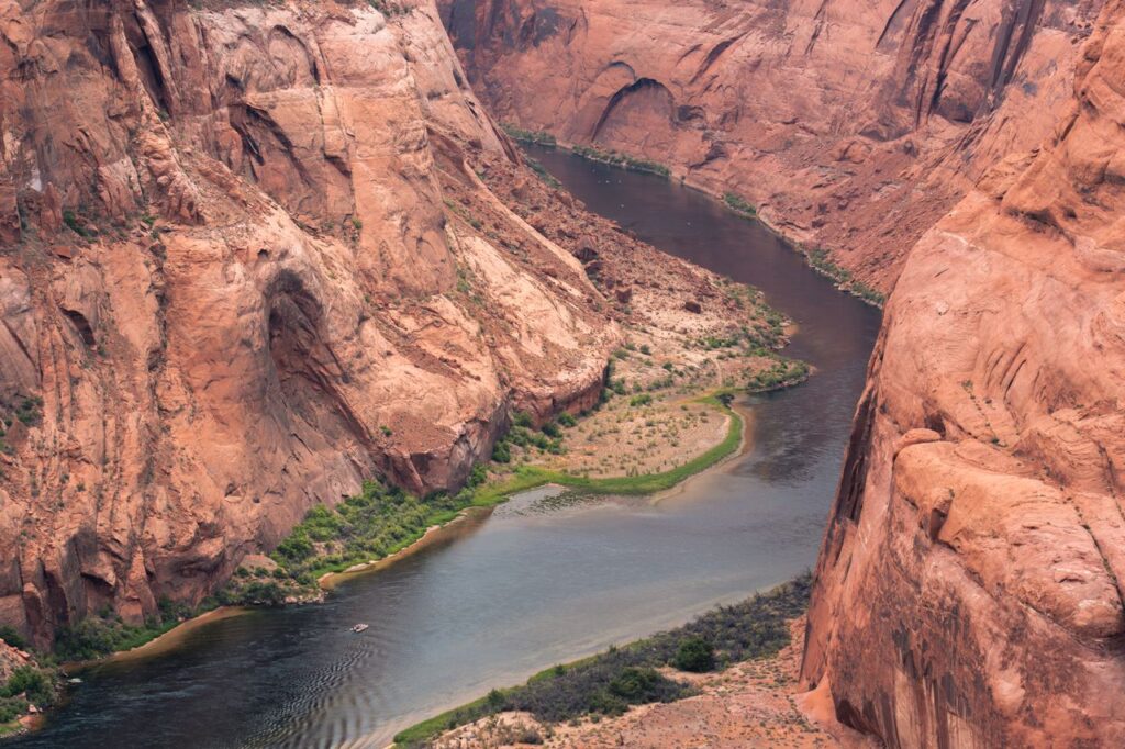 Horseshoe Bend Landscape — beautiful places in America to visit Beautiful landscape of Horseshoe Bend with winding river and red rock formations in — beautiful places in America to visit