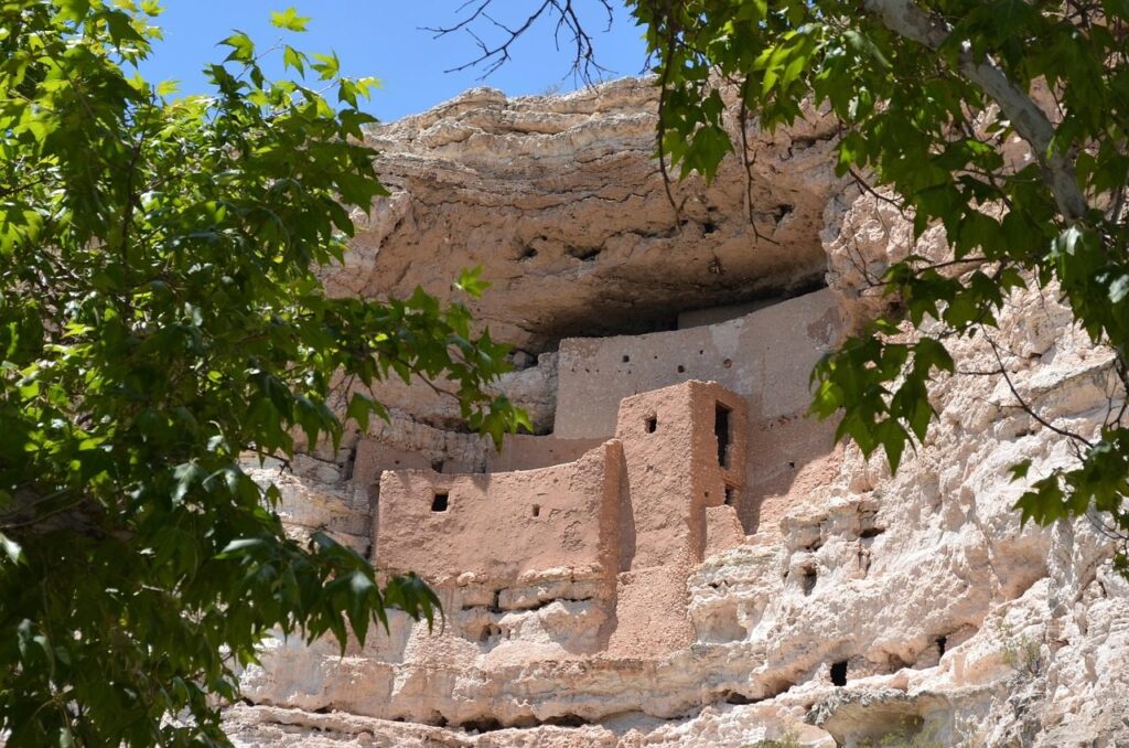 Montezuma Castle National Monument — road trip USA ideas Montezuma Castle National Monument in Arizona — road trip USA ideas