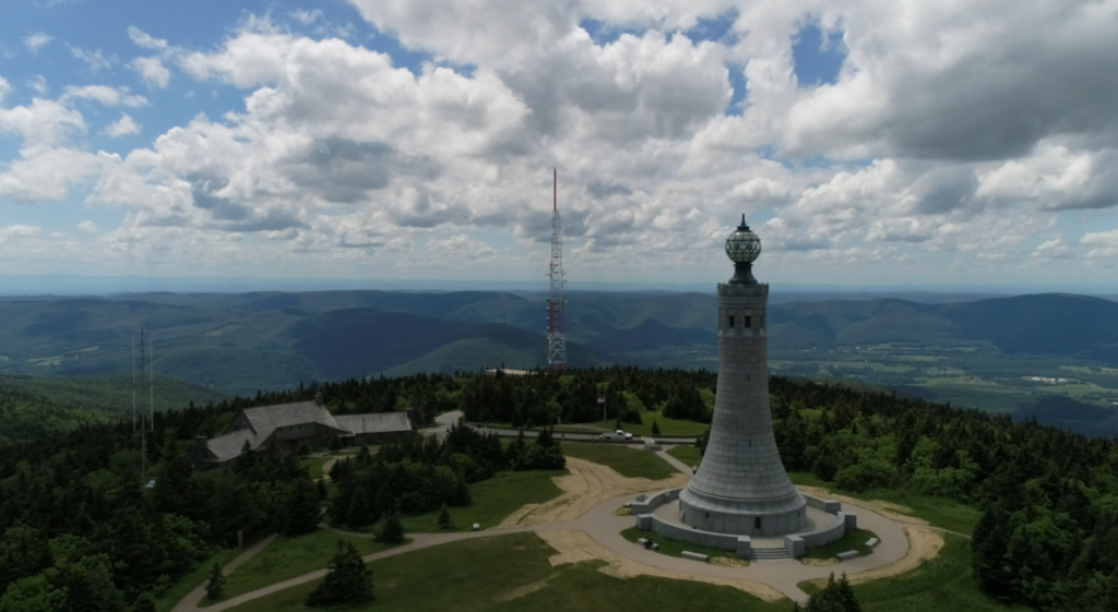 Mount Greylock Overview — road trip USA ideas Mount Greylock view in the Berkshires, Massachusetts — road trip USA ideas