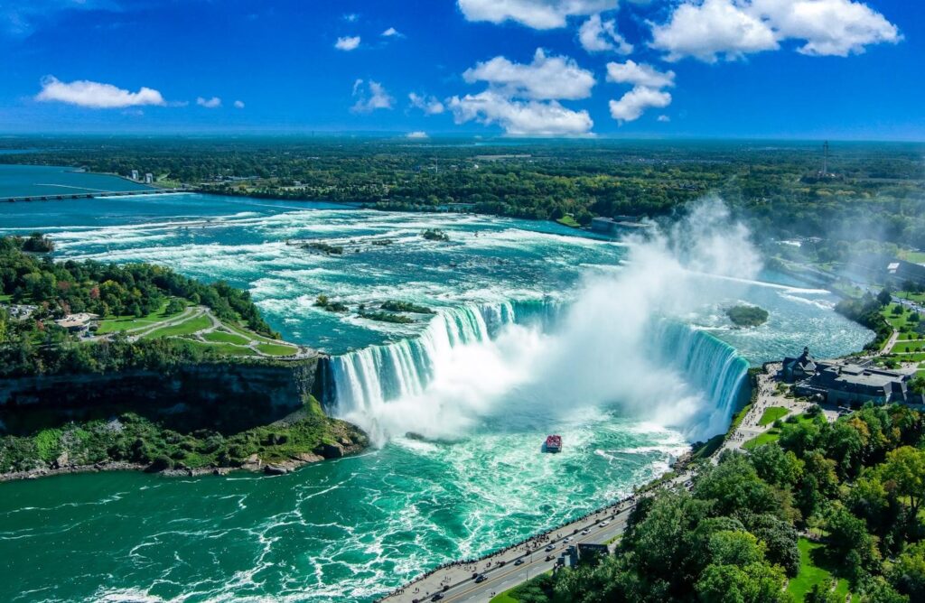 Niagara Falls Overview — best weekend getaways USA Niagara Falls view from above showcasing the waterfalls and surrounding landscape. — best weekend getaways USA
