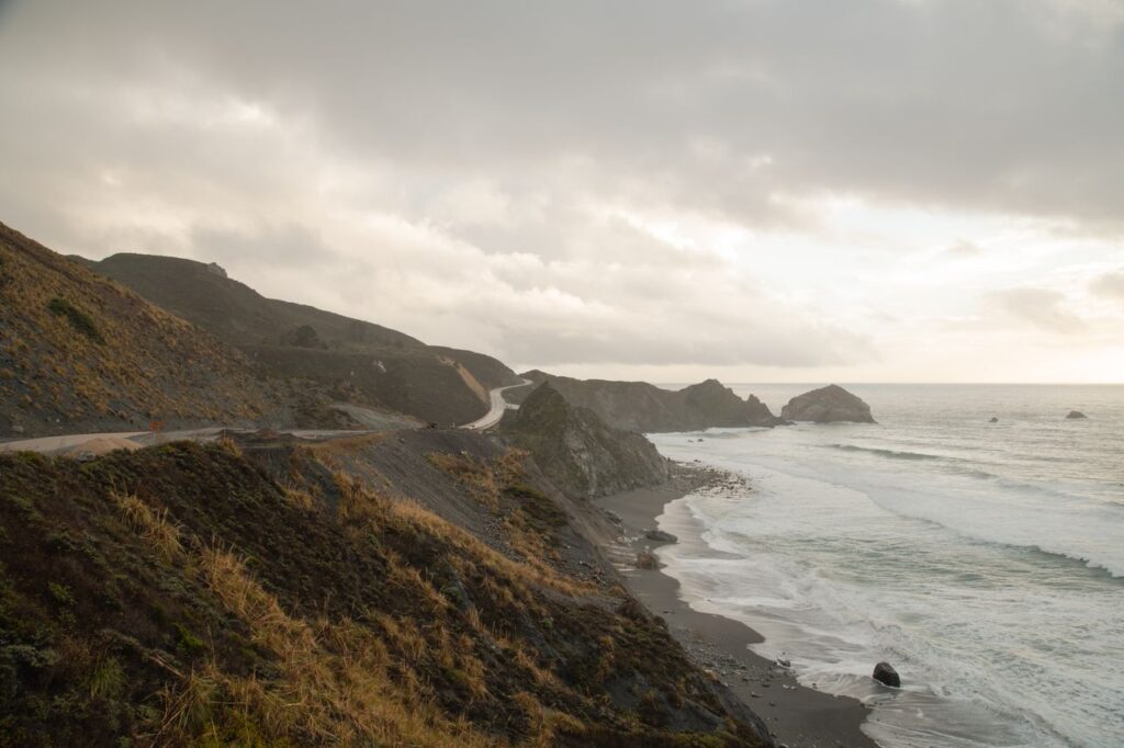 Pacific Coast Highway, California — Places to Visit in the Western USA Pacific Coast Highway along the California coastline — Places to Visit in the Western USA