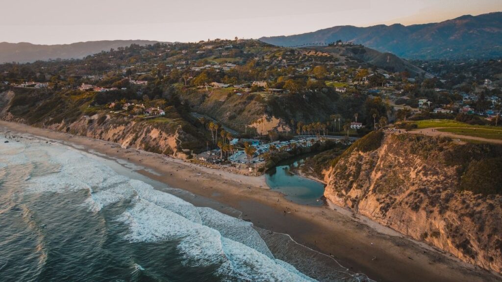 Pacific Coast Highway Coastal View — road trip USA ideas Coastal view along the Pacific Coast Highway near Malibu, California. — road trip USA ideas