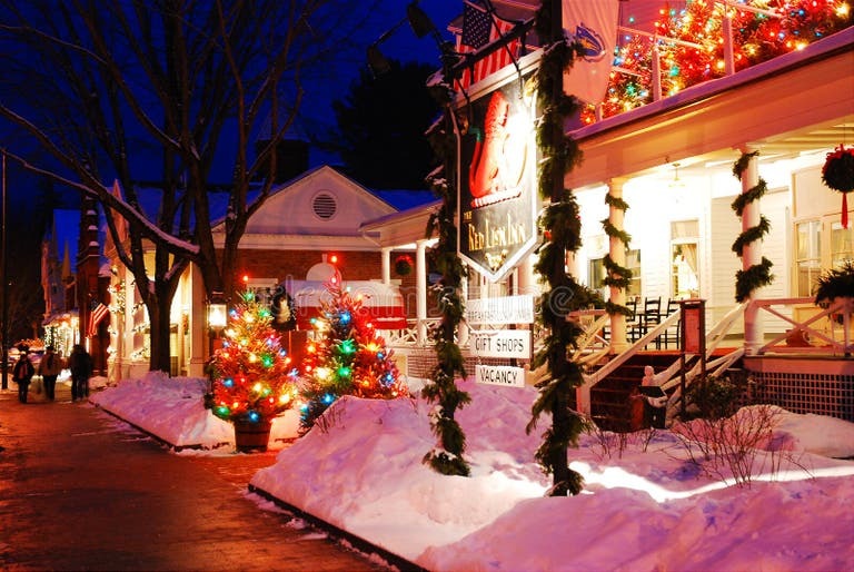 Stockbridge, Massachusetts Christmas Town — Christmas towns in the USA Christmas town in Stockbridge, Massachusetts with festive lights and decorations — Christmas towns in the USA