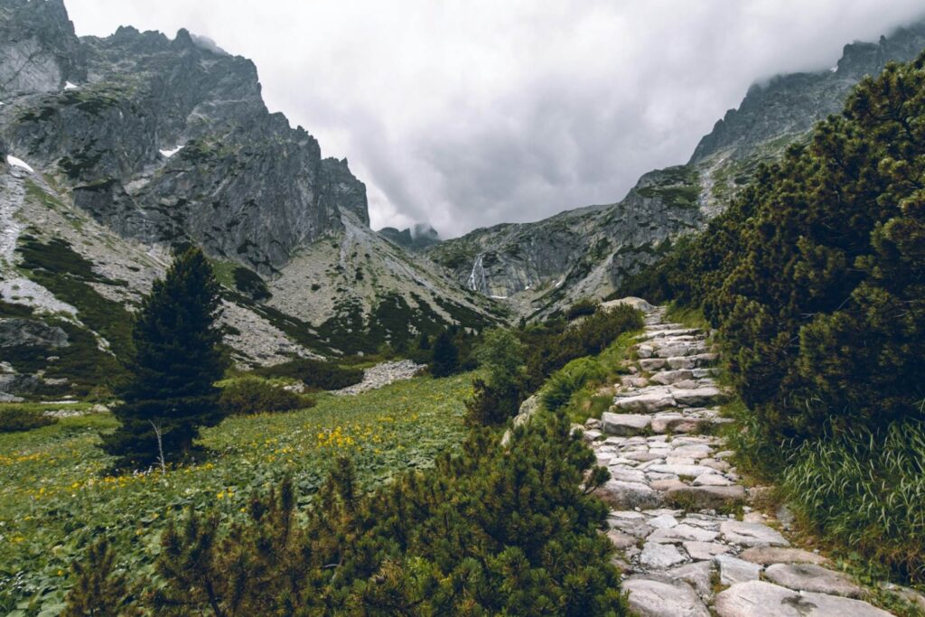 Hiking Trail in the High Tatras — places to visit in Slovakia Scenic hiking trail in the High Tatras, Slovakia. — places to visit in Slovakia